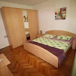 Old City/Beach 13 Minutes Away, Parking, For 4