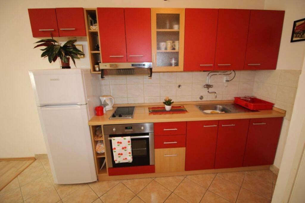 Apartament Old City/beach 13 Minutes Away, Parking, For 4 *