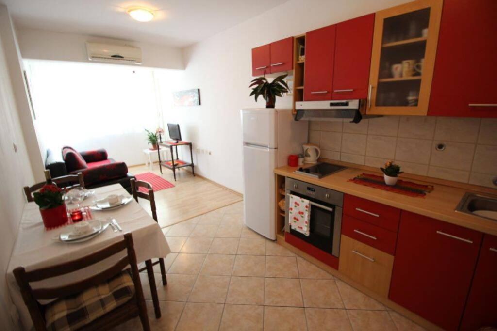 Old City/beach 13 Minutes Away, Parking, For 4 Apartament *